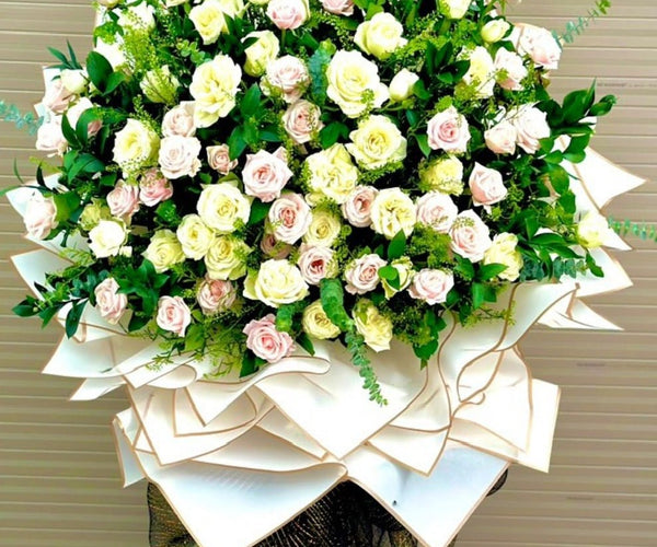 Vòng hoa chia buồn đạo công giáo