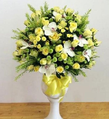 Bình Hoa Hồng Vàng Ngày Nắng - Gửi Hoa Về Việt Nam