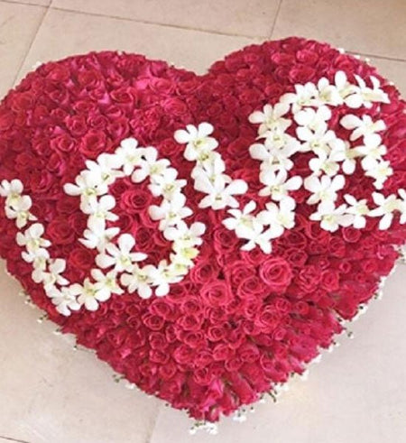 Kệ Hoa Hồng LOVE - Gửi Hoa Về Việt Nam